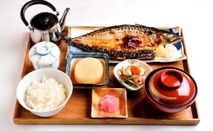 Fatty mackerel + set meal